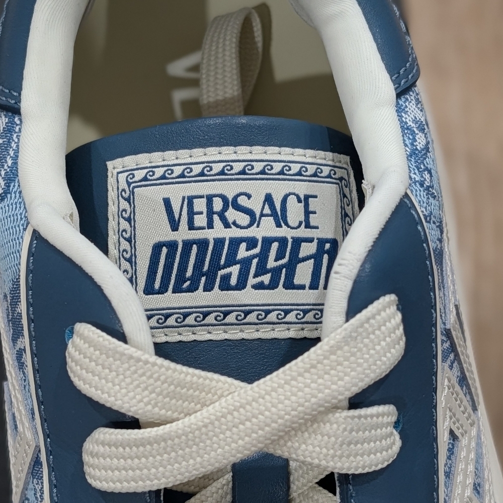 $925 VERSACE Greek Key Leather Low-Top Sneakers White/Baby Blue 43 US 10 - Picture 3 of 11